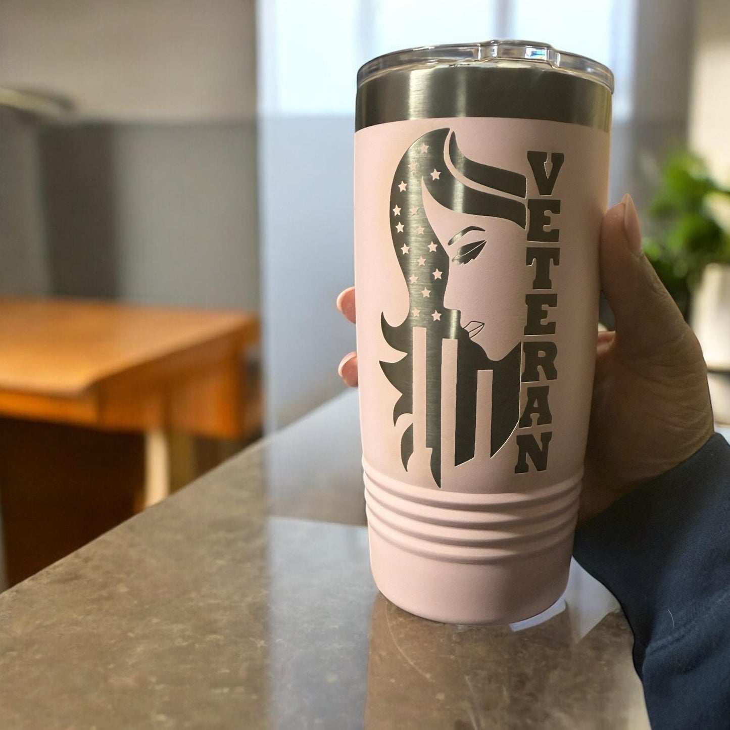 Vaso de mujer veterana, regalo para mujer veterana, silueta femenina, regalo para mamá, regalo para hermana, regalo para el día de la madre